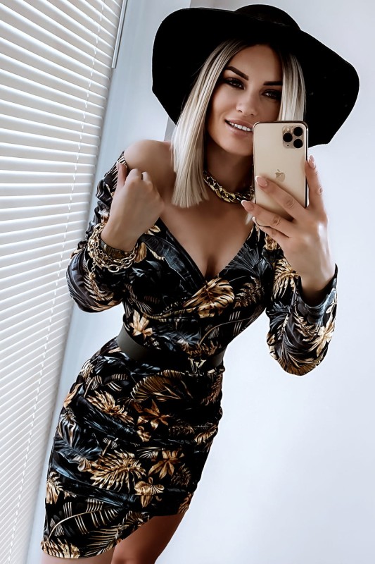 welurowa sukienka w liście