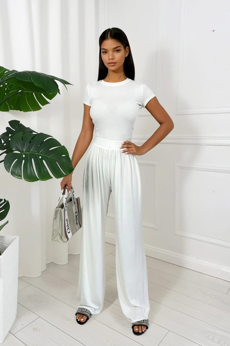 kremowe spodnie i bluzka z wiskozy