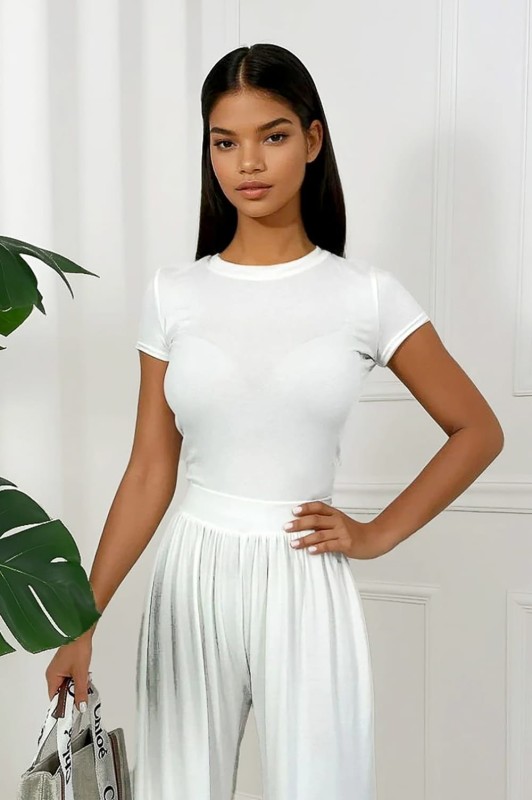 kremowe spodnie i bluzka z wiskozy