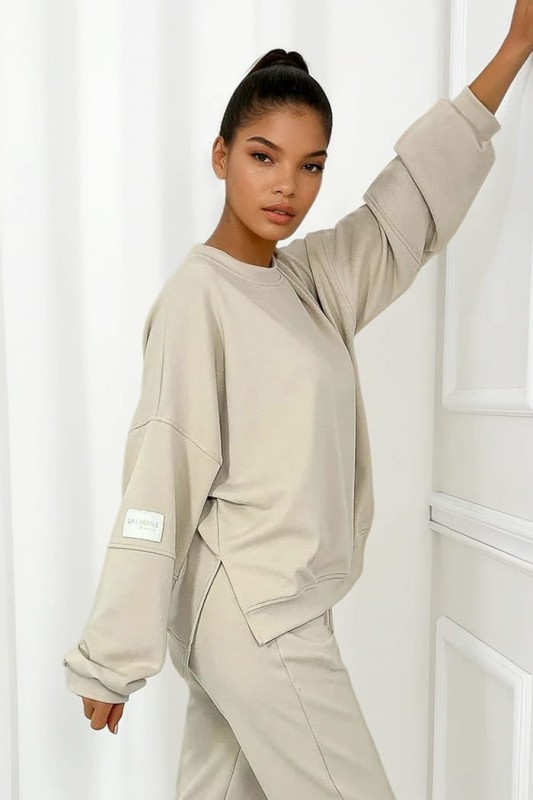 beżowy dres damski z masełka