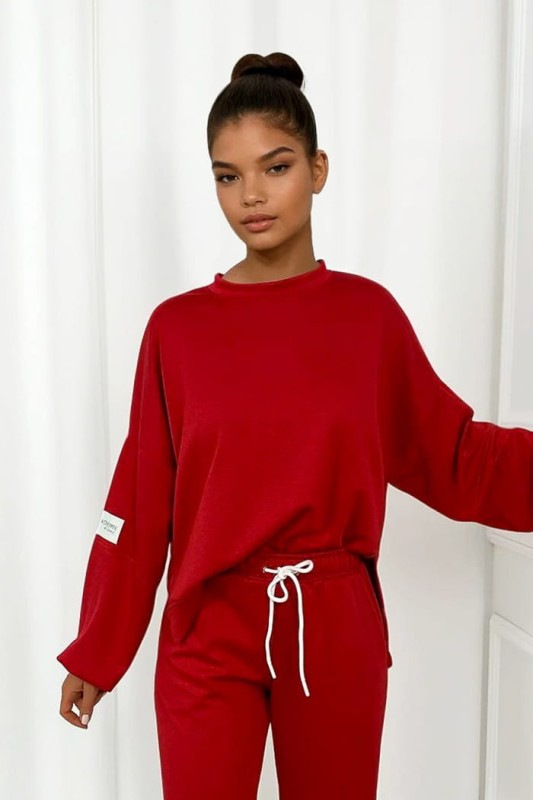 czerwony dres damski z masełka