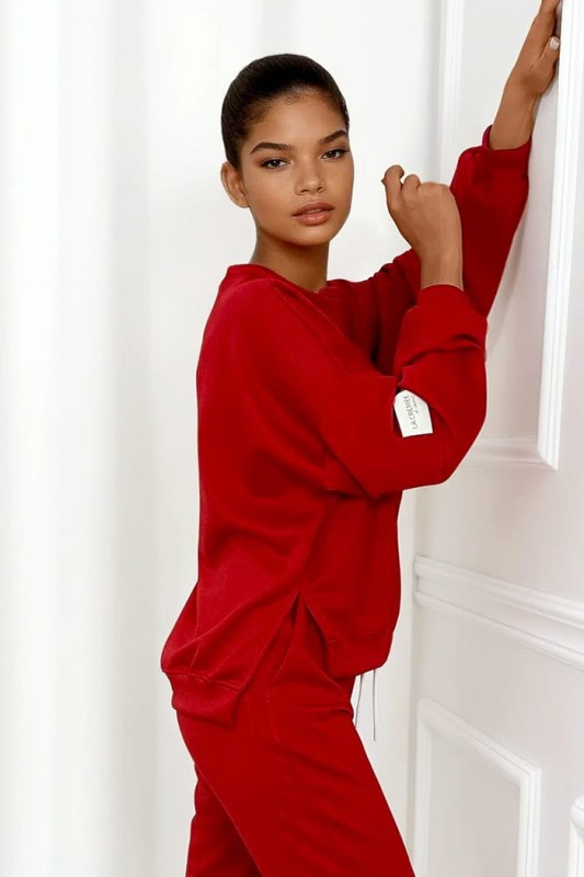 czerwony dres damski z masełka