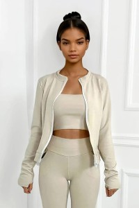 beżowy komplet z masełka top, bluza, legginsy