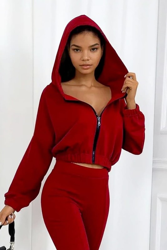 dres czerwony bluza i spodnie dzwony