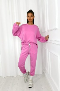 różowy dres z masełka