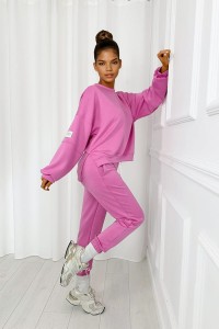 różowy dres z masełka