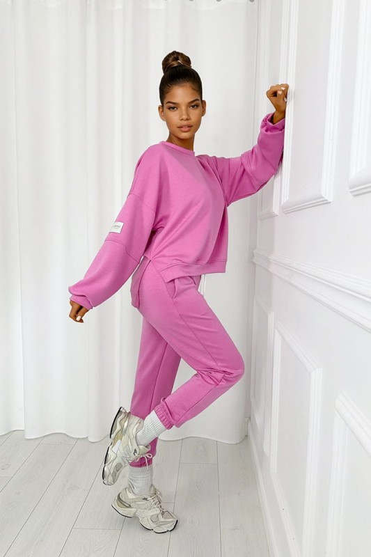 różowy dres z masełka