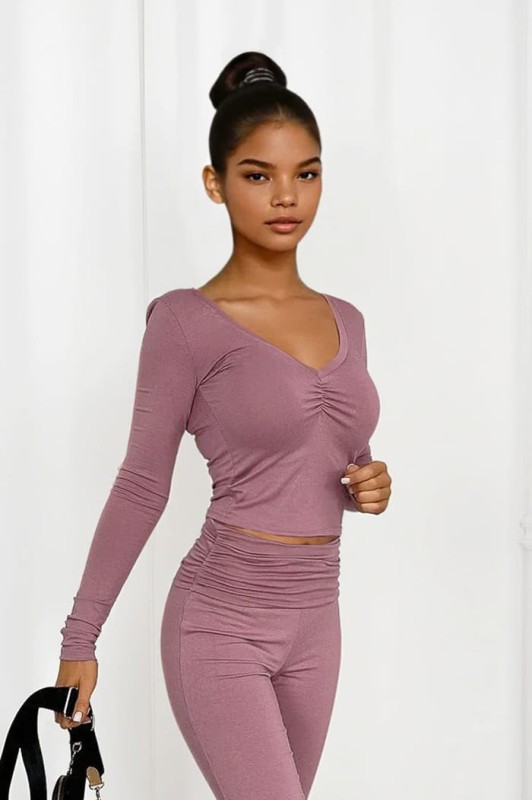 różowy set z wiskozy, bluzka i spodnie flare