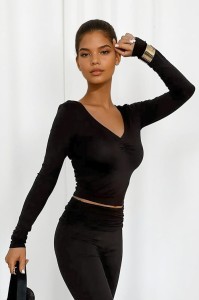 czarny set z wiskozy, bluzka i spodnie flare