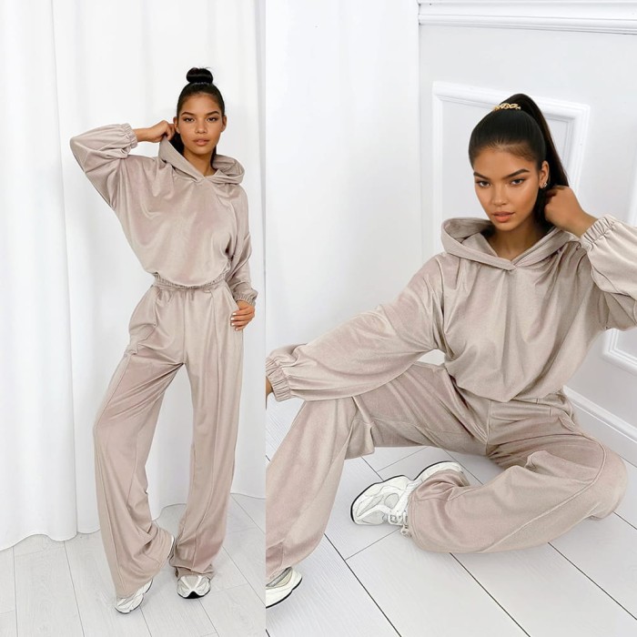 welurowy-dres-damski-oversize-kaptur-bezowy