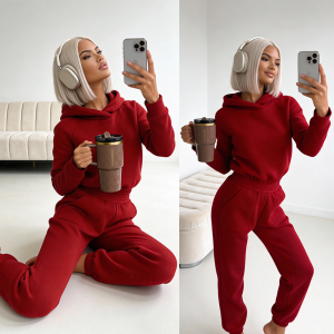 dres ocieplany czerwony komplet dresowy damski  bluza z kapturem